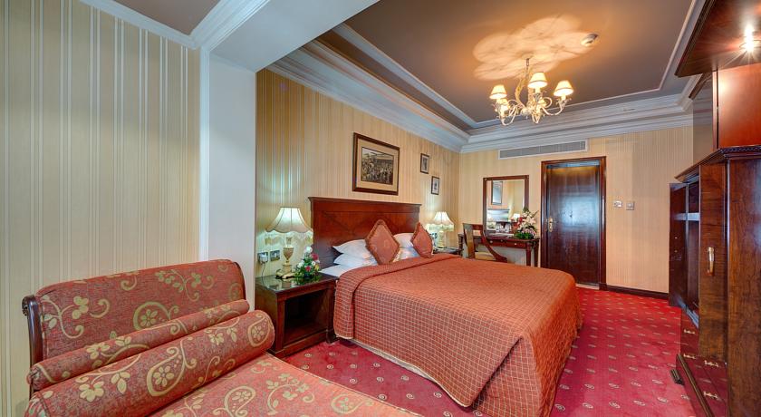 Creative Ascot Apartment Hotel 
