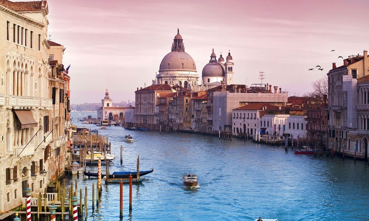 Автобусный тур в италию из минска. Венеция и Генуя. Обои на рабочий стол Италия. Красивые города Европы. Город на воде в Италии.