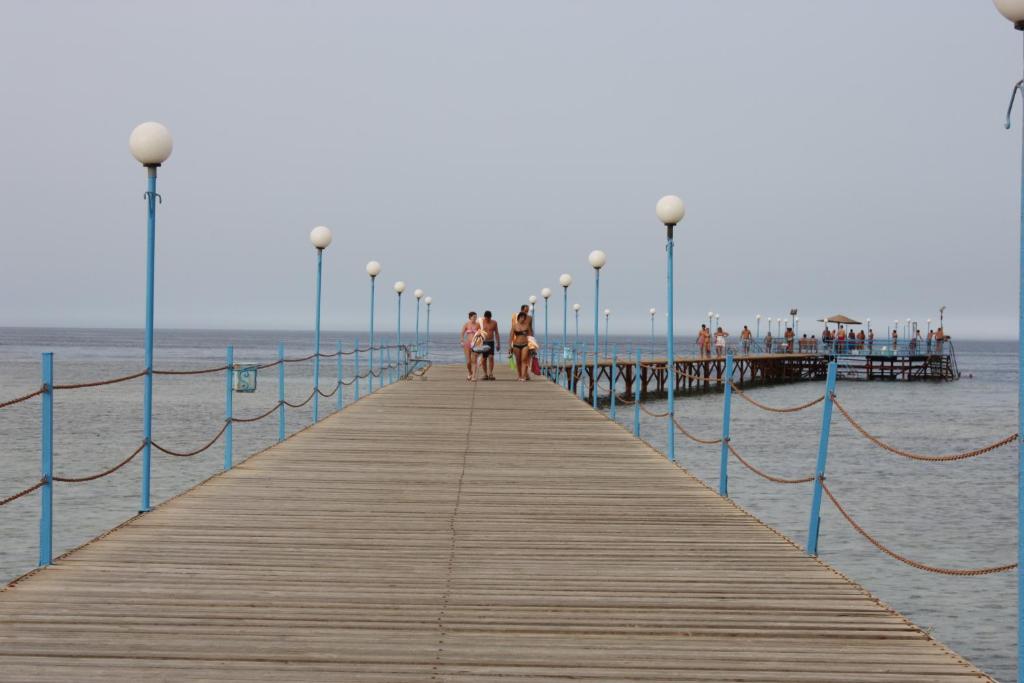 Protels crystal beach resort 4. Protels crystal beach resort 4