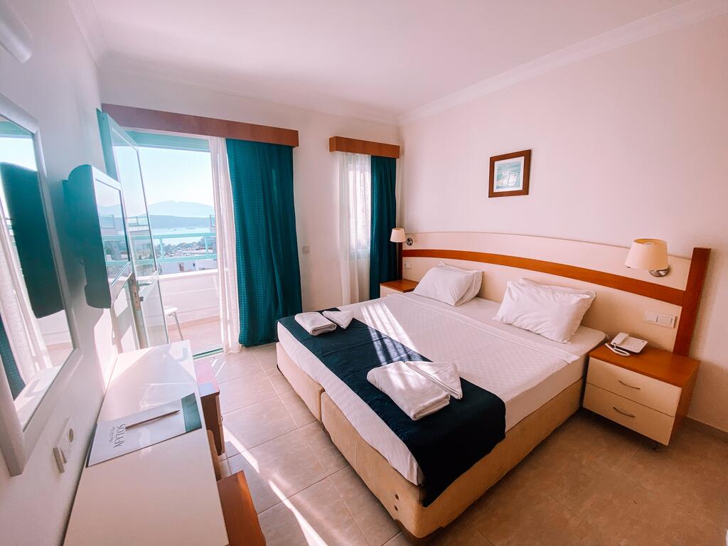Afytos bodrum. Afytos Bodrum City 3. Спальня Бодрум. Smart stay Bodrum. Bodrum Hotel Rooms