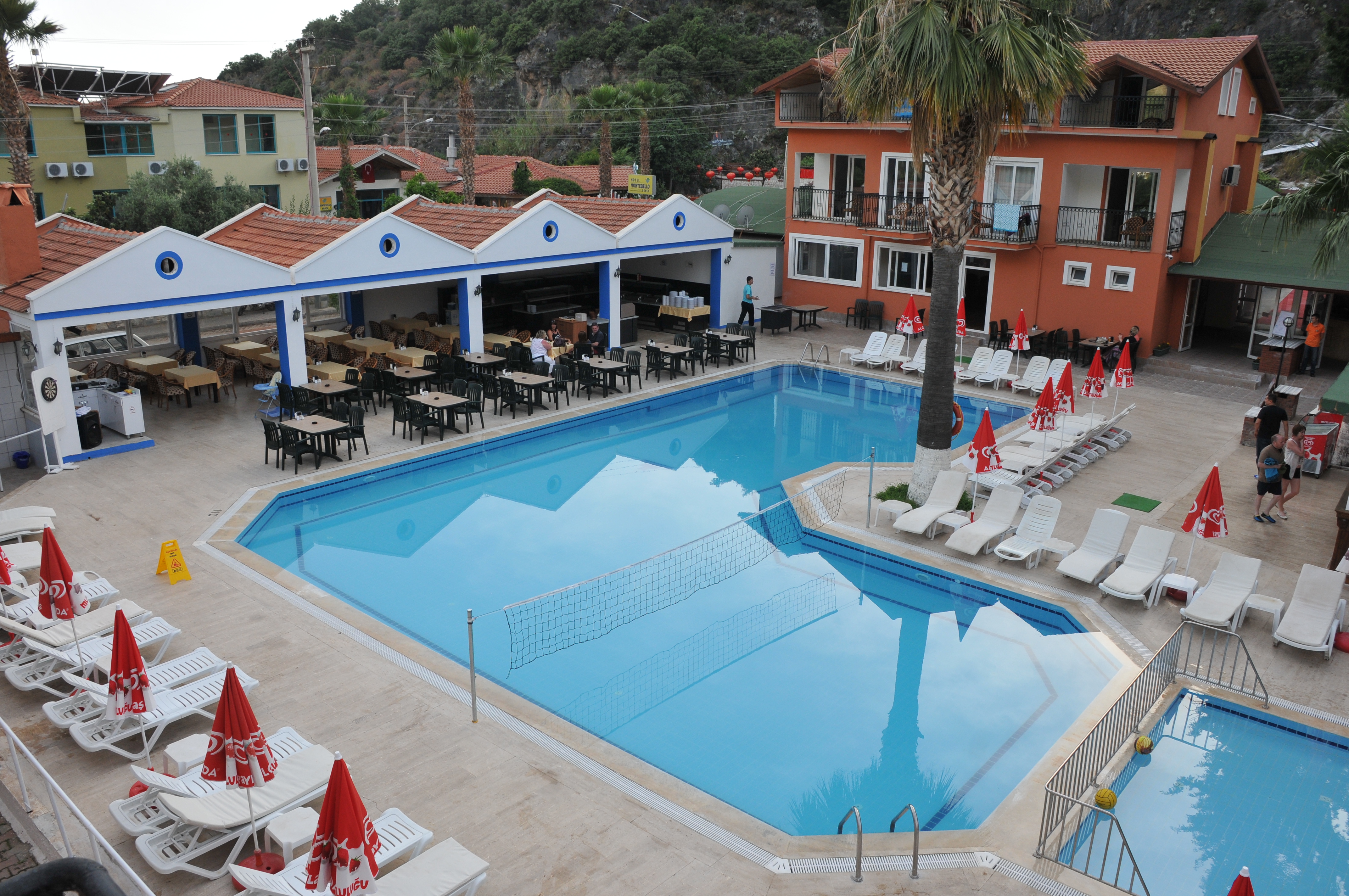 Akdeniz beach hotel. Акдениз Бич Фетхие. Отель в Олюдениз Акдениз. Акдениз Бич отель Турция. Akdeniz Beach Hotel 3.