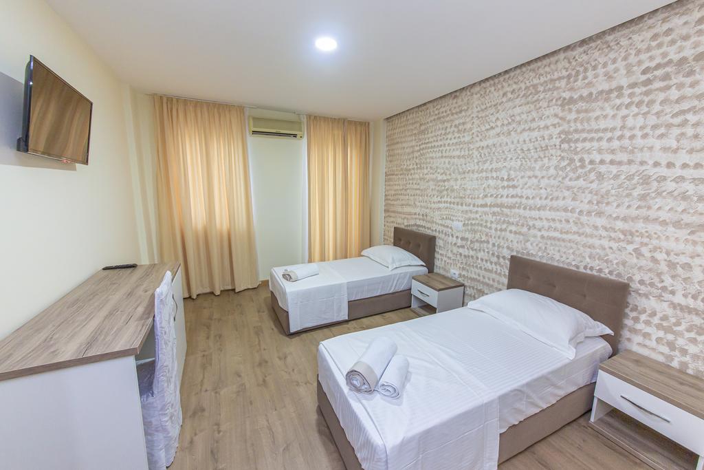 Esal Hotel 4 Албания Дуррес