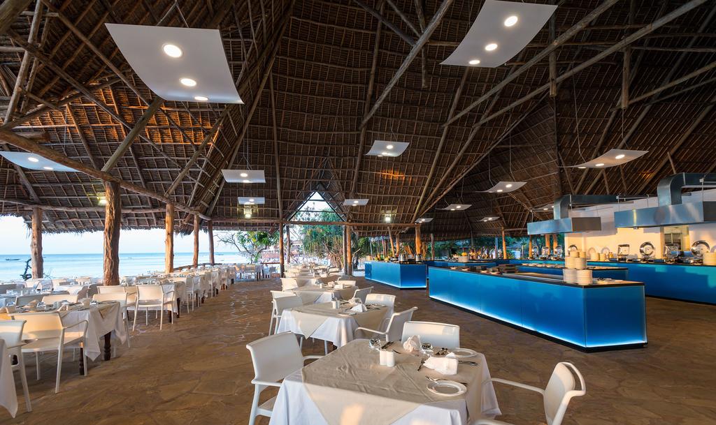 Занзибар отель Baobab Beach