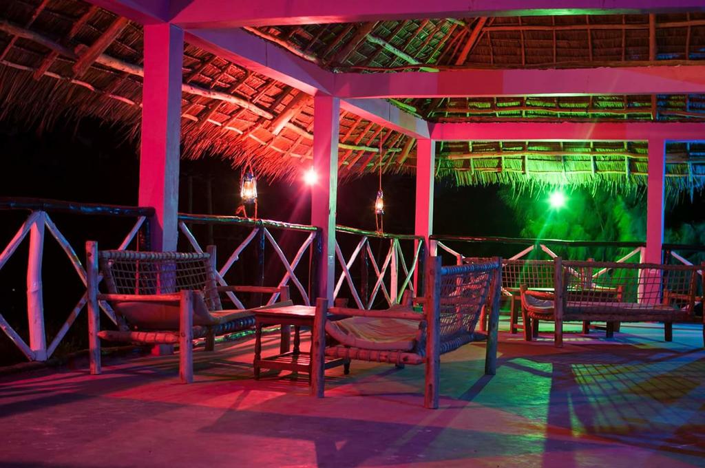 Paje by Night